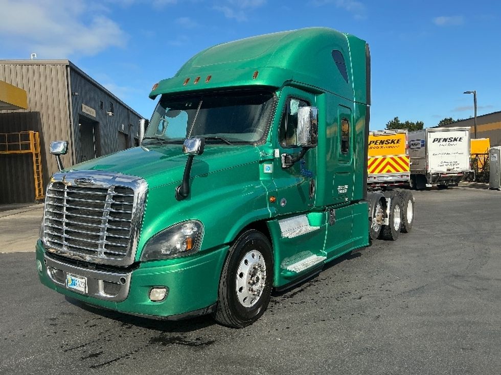Sleeper Tractor-Heavy Duty Tractors-Freightliner-2019-Cascadia 12584ST-Coburg-OR-388,414\n\t\tmiles-$ 72,750 - Image 3
