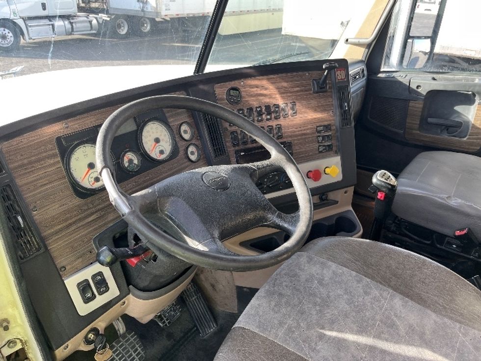 Sleeper Tractor-Heavy Duty Tractors-Freightliner-2019-D12264SD-El Paso-TX-505,444\n\t\tmiles-$ 65,750 - Image 10