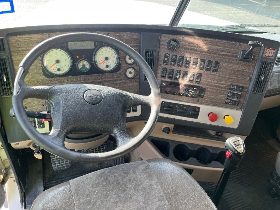 Sleeper Tractor-Heavy Duty Tractors-Freightliner-2019-D12264SD-El Paso-TX-505,444\n\t\tmiles-$ 65,750 - Image 11