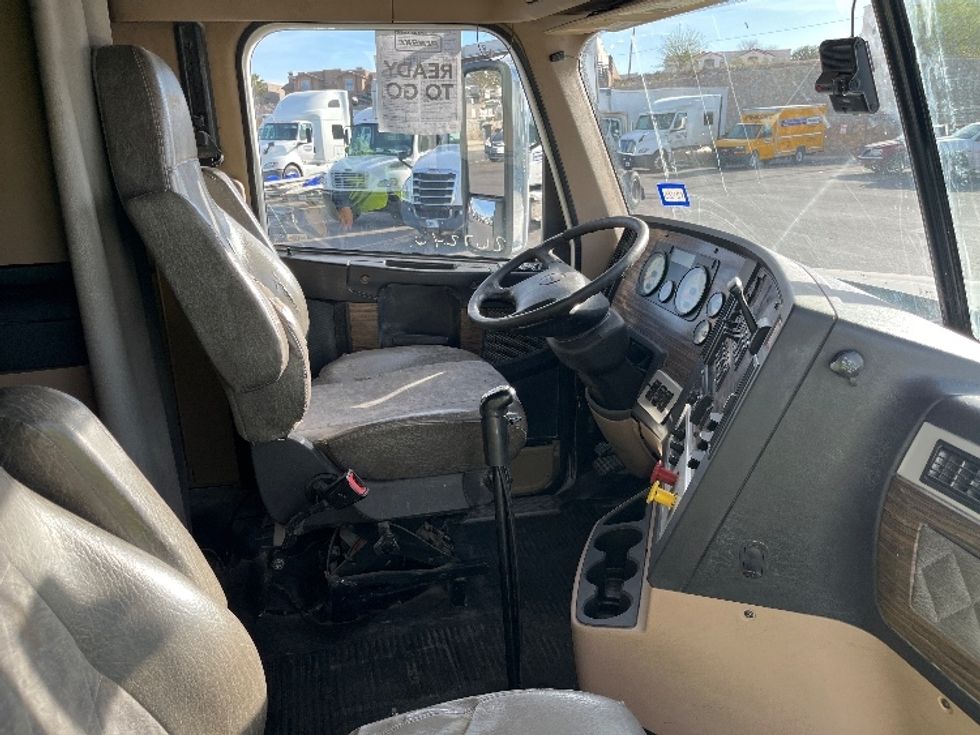 Sleeper Tractor-Heavy Duty Tractors-Freightliner-2019-D12264SD-El Paso-TX-505,444\n\t\tmiles-$ 65,750 - Image 15