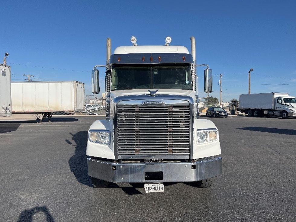 Sleeper Tractor-Heavy Duty Tractors-Freightliner-2019-D12264SD-El Paso-TX-505,444\n\t\tmiles-$ 65,750 - Image 2