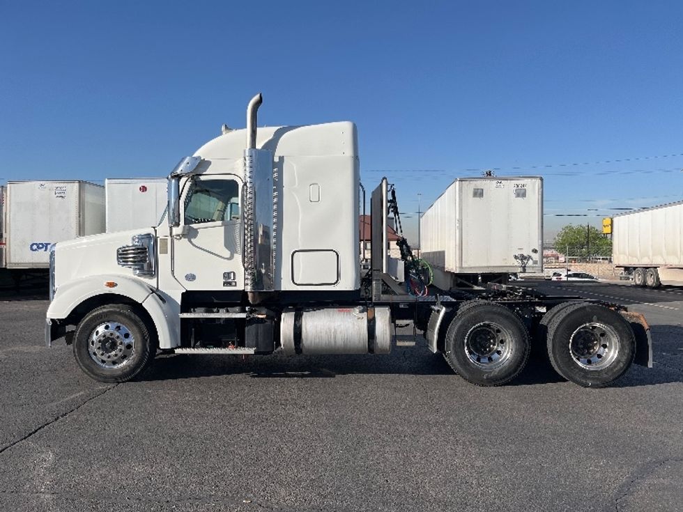 Sleeper Tractor-Heavy Duty Tractors-Freightliner-2019-D12264SD-El Paso-TX-505,444\n\t\tmiles-$ 65,750 - Image 4