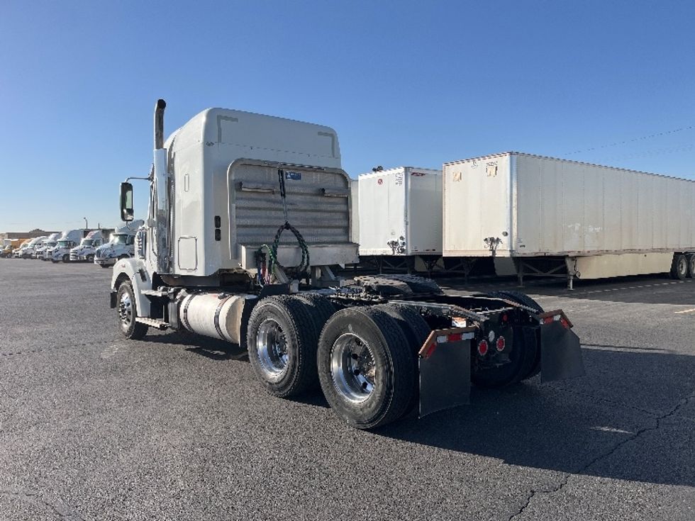 Sleeper Tractor-Heavy Duty Tractors-Freightliner-2019-D12264SD-El Paso-TX-505,444\n\t\tmiles-$ 65,750 - Image 5