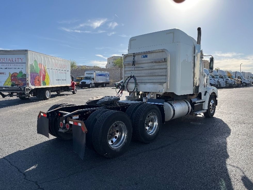 Sleeper Tractor-Heavy Duty Tractors-Freightliner-2019-D12264SD-El Paso-TX-505,444\n\t\tmiles-$ 65,750 - Image 7