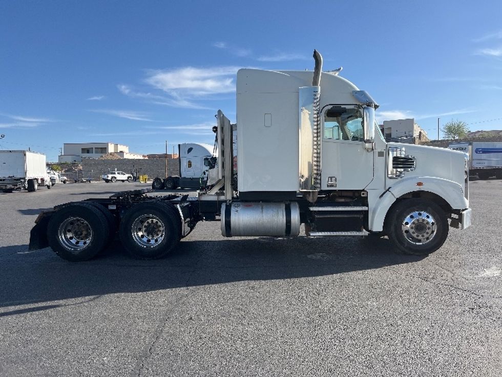 Sleeper Tractor-Heavy Duty Tractors-Freightliner-2019-D12264SD-El Paso-TX-505,444\n\t\tmiles-$ 65,750 - Image 8