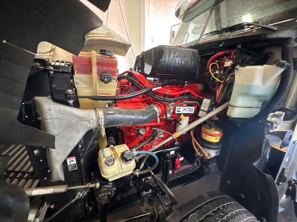 Sleeper Tractor-Heavy Duty Tractors-Freightliner-2019-D12264SD-Garland-TX-404,047\n\t\tmiles-$ 84,750 - Image 20