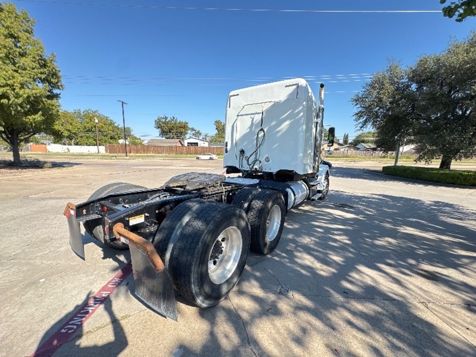 Sleeper Tractor-Heavy Duty Tractors-Freightliner-2019-D12264SD-Garland-TX-404,047\n\t\tmiles-$ 84,750 - Image 6