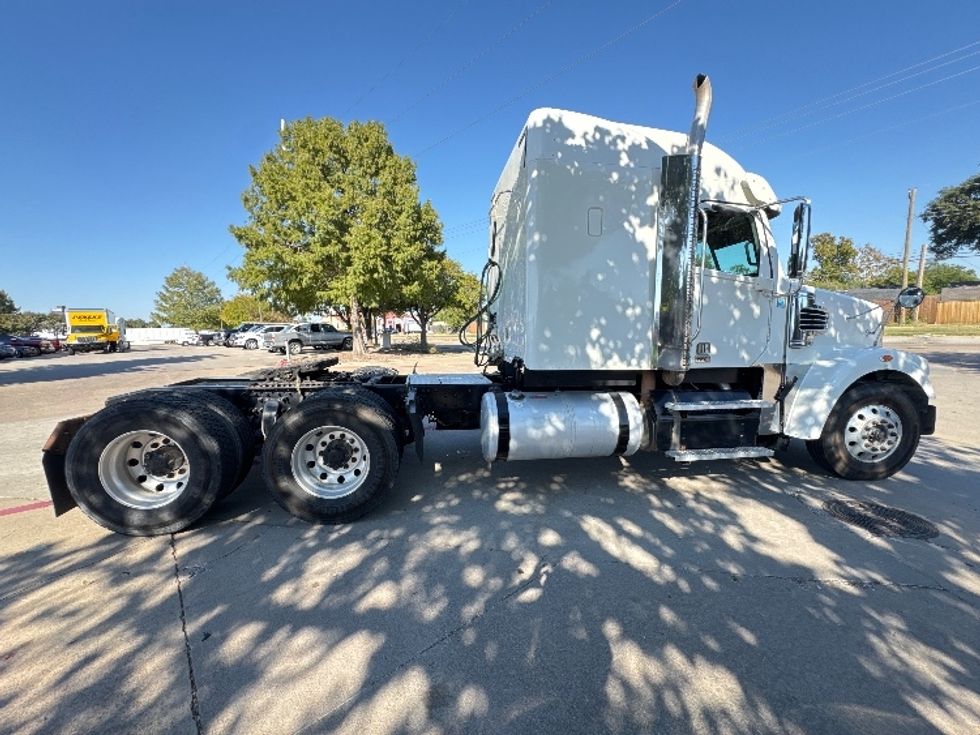 Sleeper Tractor-Heavy Duty Tractors-Freightliner-2019-D12264SD-Garland-TX-404,047\n\t\tmiles-$ 84,750 - Image 7
