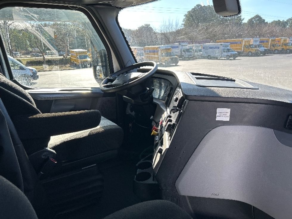 Sleeper Tractor-Heavy Duty Tractors-Freightliner-2019-T11662ST-Atlanta-GA-296,240\n\t\tmiles-$ 54,750 - Image 15