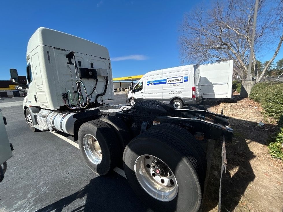 Sleeper Tractor-Heavy Duty Tractors-Freightliner-2019-T11662ST-Atlanta-GA-296,240\n\t\tmiles-$ 54,750 - Image 5