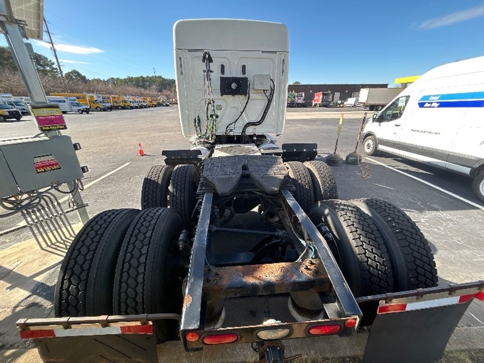 Sleeper Tractor-Heavy Duty Tractors-Freightliner-2019-T11662ST-Atlanta-GA-296,240\n\t\tmiles-$ 54,750 - Image 6