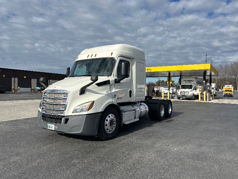 Sleeper Tractor-Heavy Duty Tractors-Freightliner-2019-T11662ST-Atlanta-GA-332,267\n\t\tmiles-$ 53,000 - Image 3