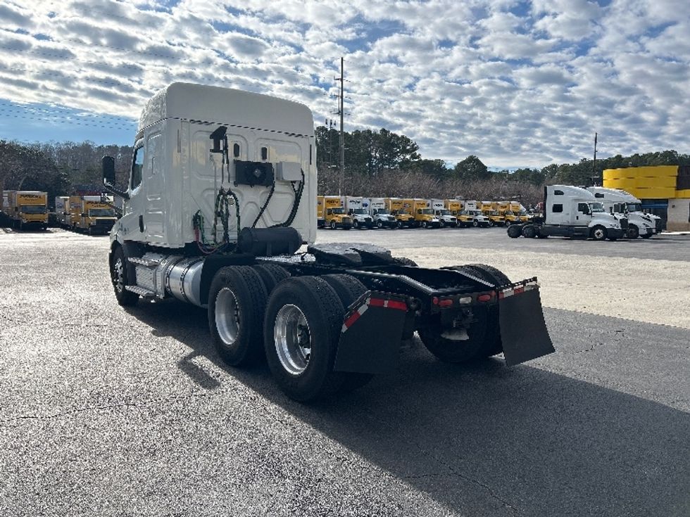 Sleeper Tractor-Heavy Duty Tractors-Freightliner-2019-T11662ST-Atlanta-GA-332,267\n\t\tmiles-$ 53,000 - Image 5
