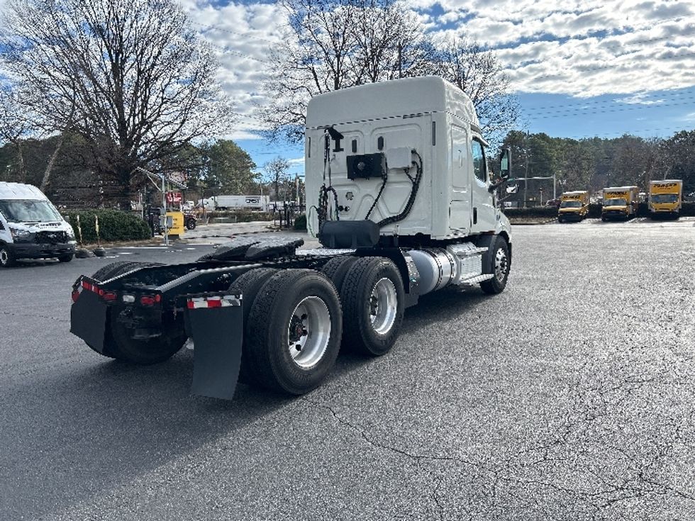 Sleeper Tractor-Heavy Duty Tractors-Freightliner-2019-T11662ST-Atlanta-GA-332,267\n\t\tmiles-$ 53,000 - Image 7