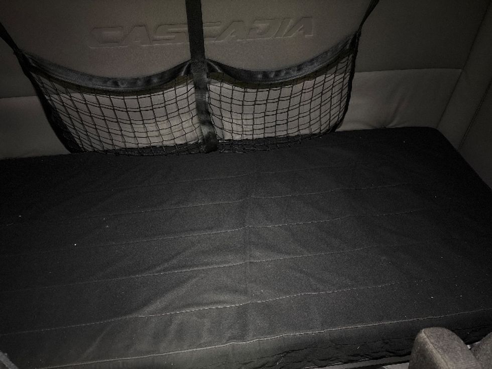 Sleeper Tractor-Heavy Duty Tractors-Freightliner-2019-T11662ST-Moberly-MO-328,200\n\t\tmiles-$ 56,750 - Image 16