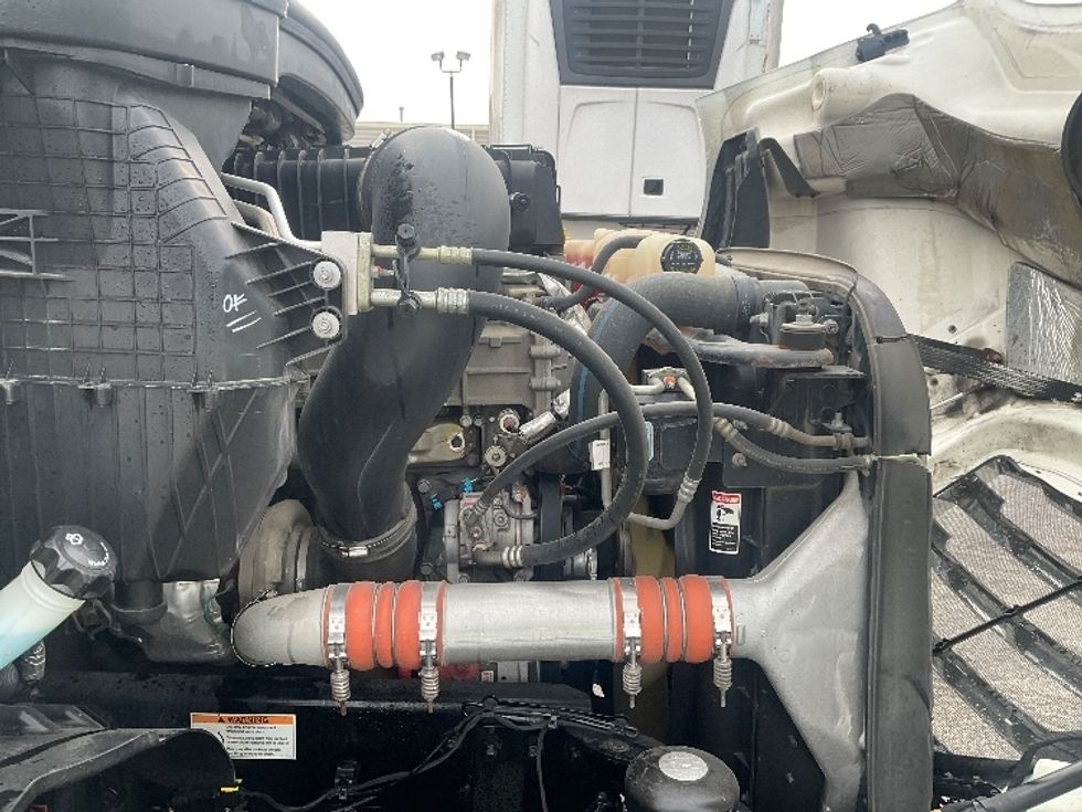 Sleeper Tractor-Heavy Duty Tractors-Freightliner-2019-T11662ST-Moberly-MO-407,457\n\t\tmiles-$ 51,000 - Image 20