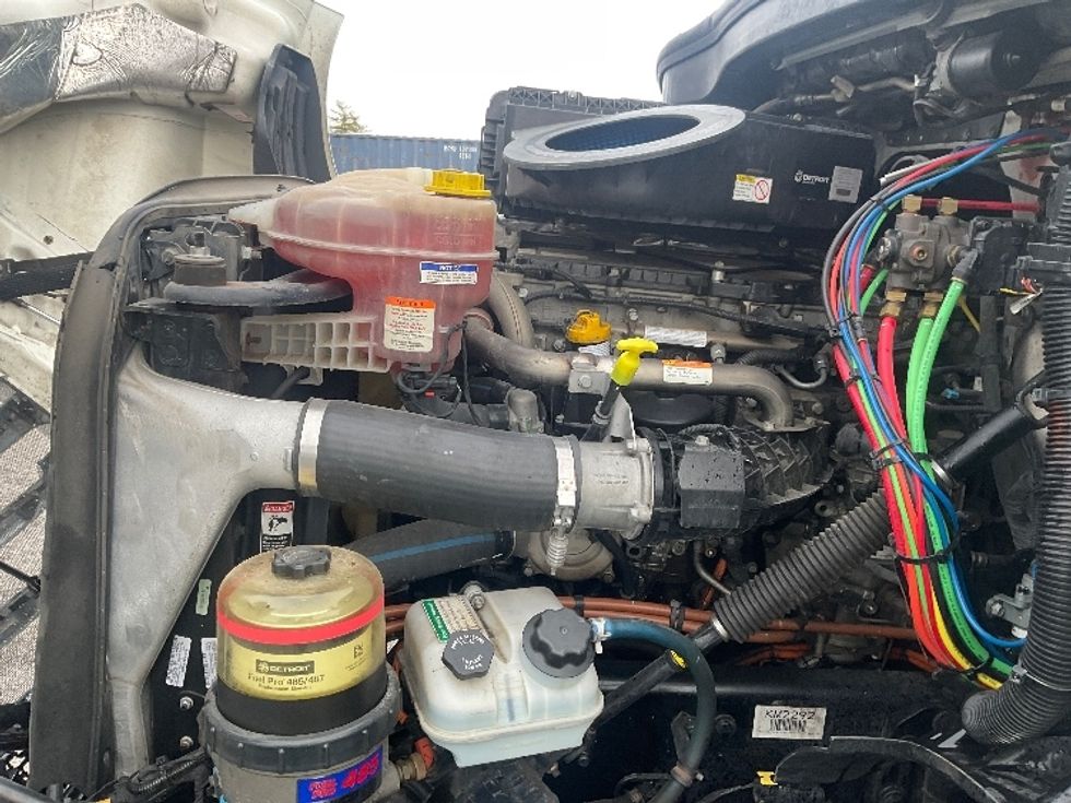 Sleeper Tractor-Heavy Duty Tractors-Freightliner-2019-T11662ST-Moberly-MO-407,457\n\t\tmiles-$ 51,000 - Image 21