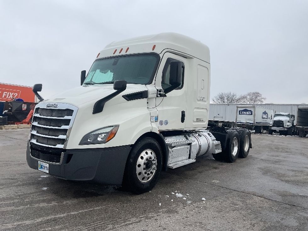 Sleeper Tractor-Heavy Duty Tractors-Freightliner-2019-T11662ST-Moberly-MO-407,457\n\t\tmiles-$ 51,000 - Image 3