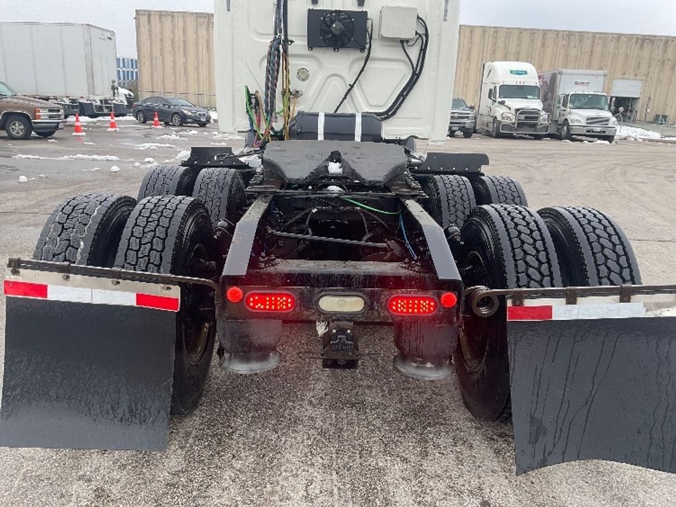 Sleeper Tractor-Heavy Duty Tractors-Freightliner-2019-T11662ST-Moberly-MO-407,457\n\t\tmiles-$ 51,000 - Image 6