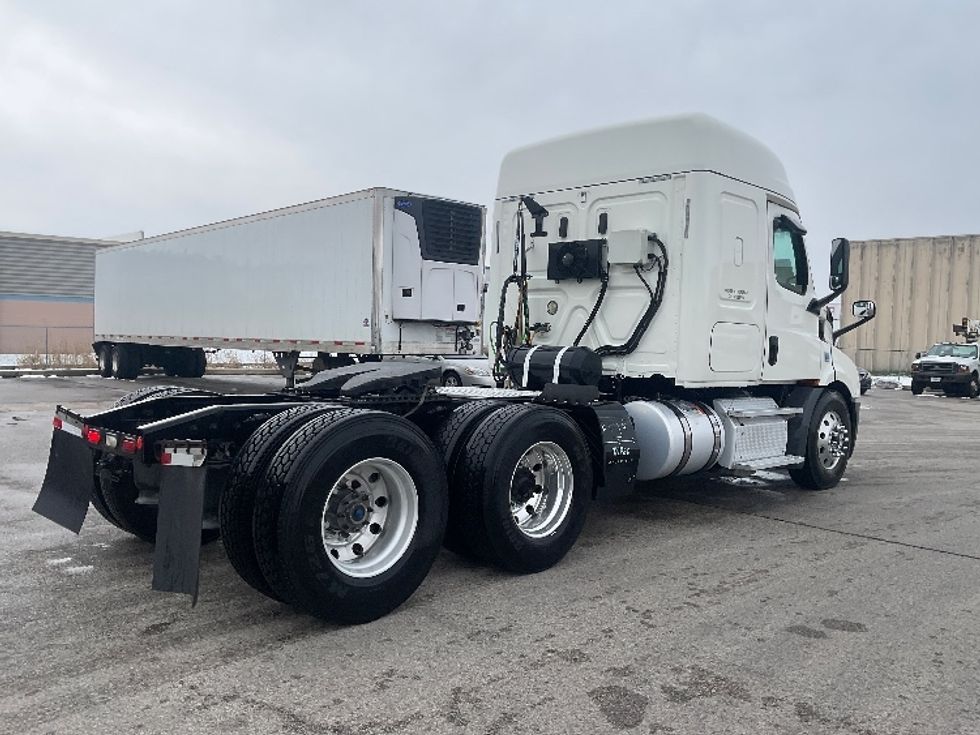 Sleeper Tractor-Heavy Duty Tractors-Freightliner-2019-T11662ST-Moberly-MO-407,457\n\t\tmiles-$ 51,000 - Image 7