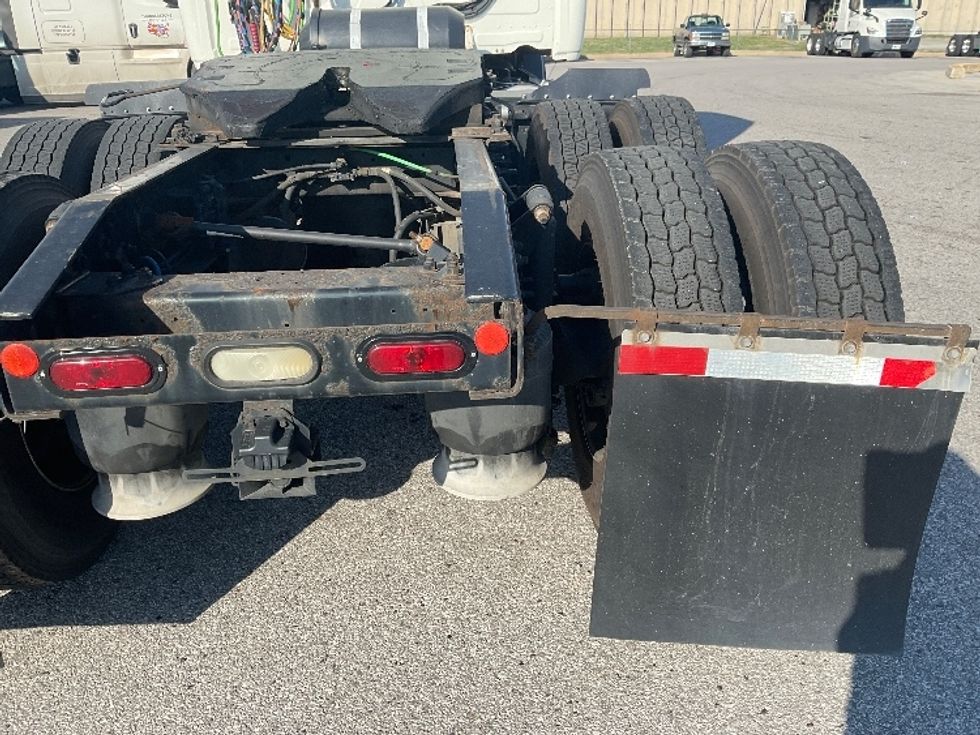 Sleeper Tractor-Heavy Duty Tractors-Freightliner-2019-T11662ST-Moberly-MO-428,811\n\t\tmiles-$ 53,000 - Image 22