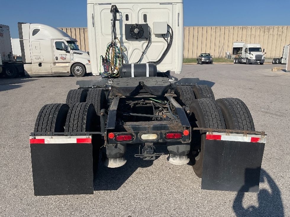 Sleeper Tractor-Heavy Duty Tractors-Freightliner-2019-T11662ST-Moberly-MO-428,811\n\t\tmiles-$ 53,000 - Image 6