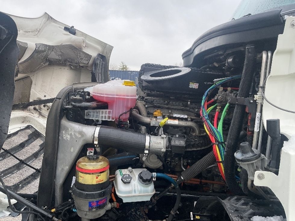 Sleeper Tractor-Heavy Duty Tractors-Freightliner-2019-T11662ST-Moberly-MO-436,510\n\t\tmiles-$ 49,500 - Image 21