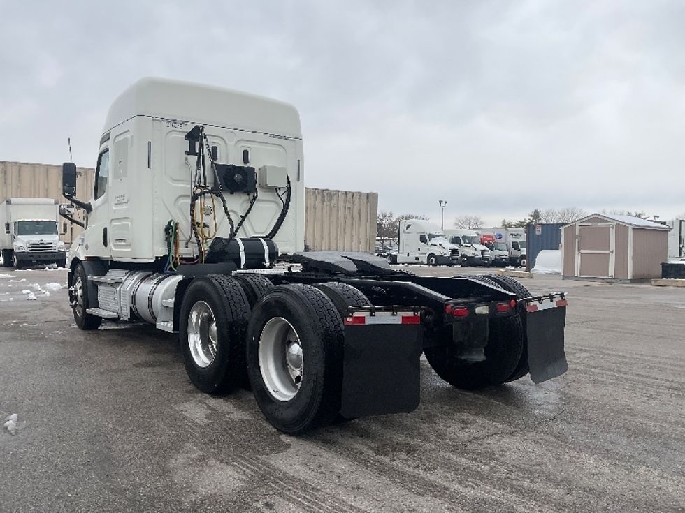 Sleeper Tractor-Heavy Duty Tractors-Freightliner-2019-T11662ST-Moberly-MO-436,510\n\t\tmiles-$ 49,500 - Image 5