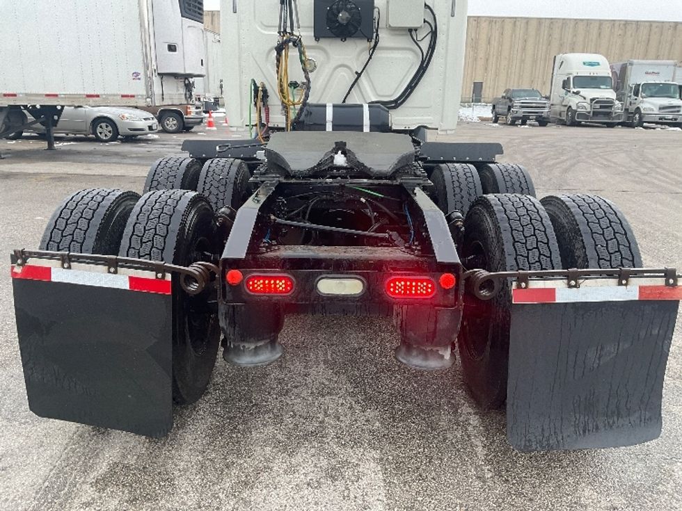Sleeper Tractor-Heavy Duty Tractors-Freightliner-2019-T11662ST-Moberly-MO-436,510\n\t\tmiles-$ 49,500 - Image 6