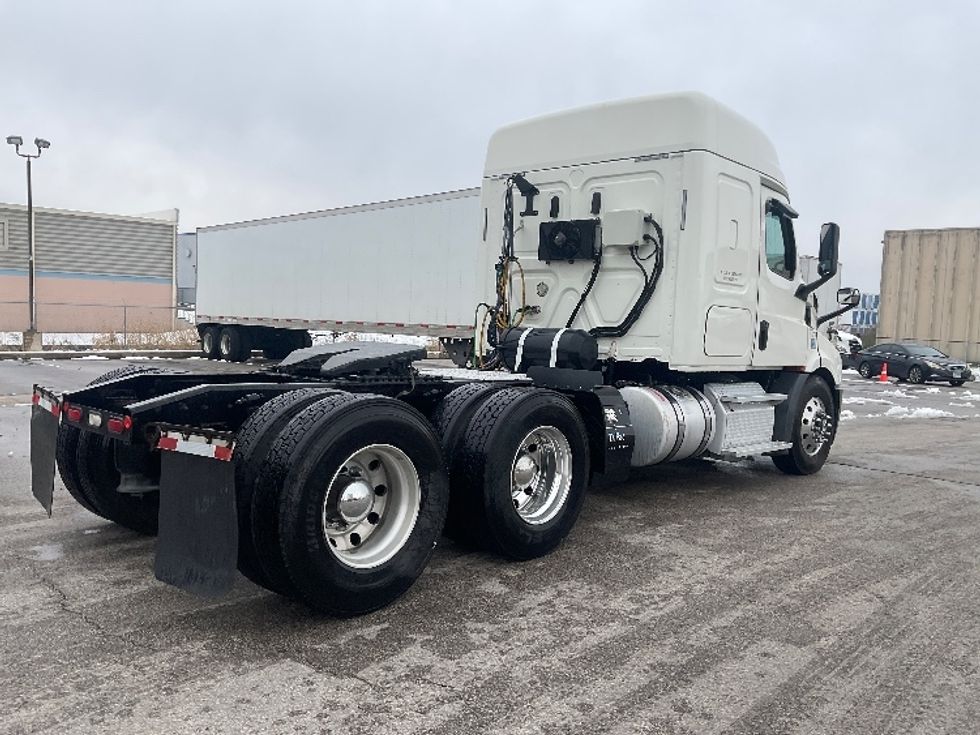 Sleeper Tractor-Heavy Duty Tractors-Freightliner-2019-T11662ST-Moberly-MO-436,510\n\t\tmiles-$ 49,500 - Image 7