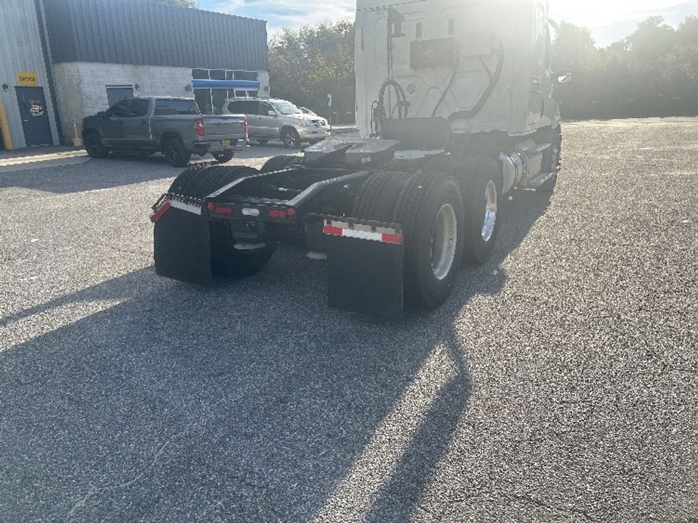 Sleeper Tractor-Heavy Duty Tractors-Freightliner-2019-T11662ST-Norfolk-VA-286,937\n\t\tmiles-$ 59,500 - Image 23