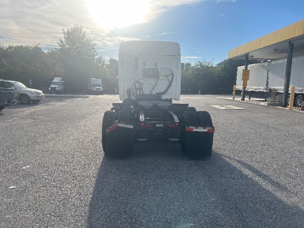 Sleeper Tractor-Heavy Duty Tractors-Freightliner-2019-T11662ST-Norfolk-VA-286,937\n\t\tmiles-$ 59,500 - Image 6