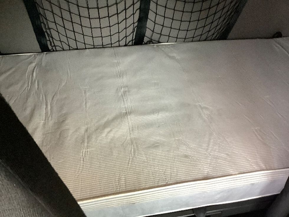 Sleeper Tractor-Heavy Duty Tractors-Freightliner-2019-T11662ST-Prince George-VA-39,267\n\t\tmiles-$ 68,500 - Image 17