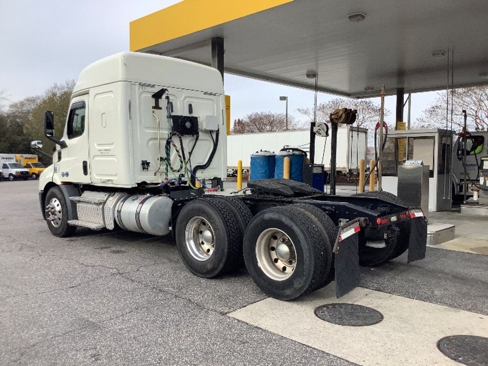 Sleeper Tractor-Heavy Duty Tractors-Freightliner-2019-T11662ST-Prince George-VA-39,267\n\t\tmiles-$ 68,500 - Image 5