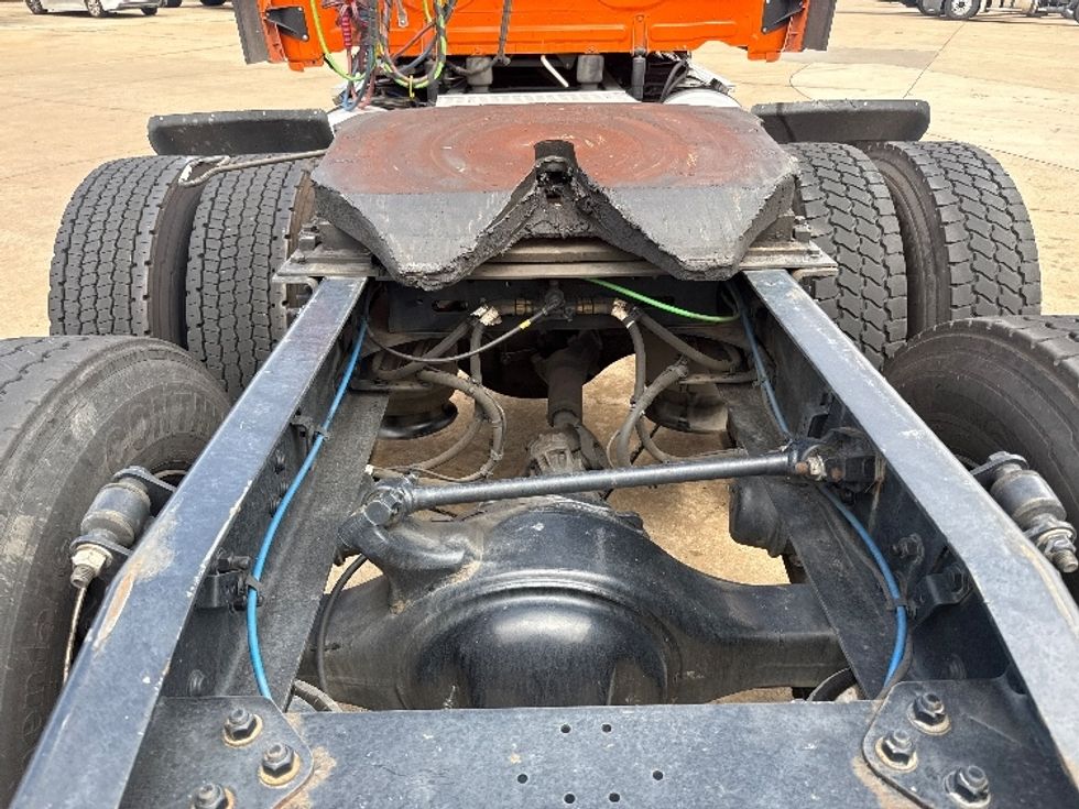 Sleeper Tractor-Heavy Duty Tractors-Freightliner-2019-T11664ST-Grand Prairie-TX-624,195\n\t\tmiles-$ 50,000 - Image 6