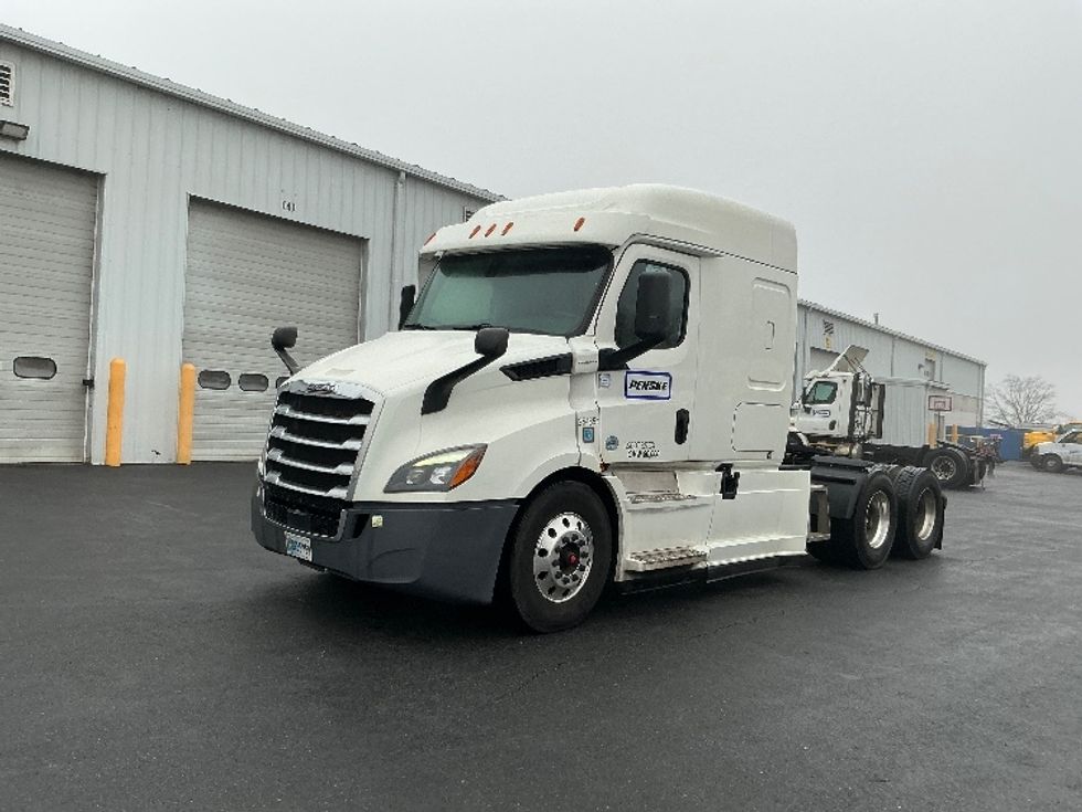 Sleeper Tractor-Heavy Duty Tractors-Freightliner-2019-T11664ST-Harrisburg-PA-227,482\n\t\tmiles-$ 63,500 - Image 3