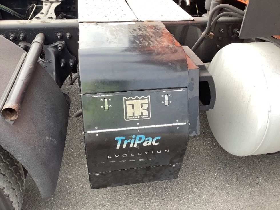 Sleeper Tractor-Heavy Duty Tractors-Freightliner-2019-T11664ST-Lacey-WA-355,119\n\t\tmiles-$ 68,750 - Image 22