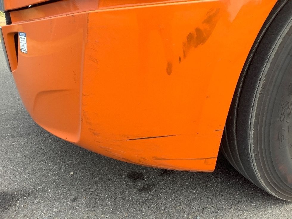 Sleeper Tractor-Heavy Duty Tractors-Freightliner-2019-T11664ST-Lacey-WA-355,119\n\t\tmiles-$ 68,750 - Image 24