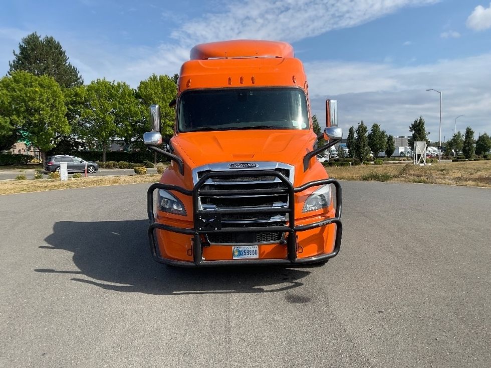 Sleeper Tractor-Heavy Duty Tractors-Freightliner-2019-T11664ST-Lacey-WA-382,506\n\t\tmiles-$ 67,000 - Image 2