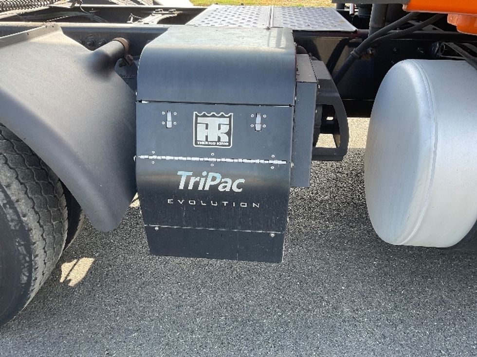 Sleeper Tractor-Heavy Duty Tractors-Freightliner-2019-T11664ST-Lacey-WA-382,506\n\t\tmiles-$ 67,000 - Image 23