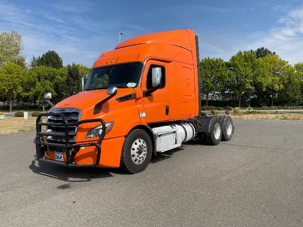 Sleeper Tractor-Heavy Duty Tractors-Freightliner-2019-T11664ST-Lacey-WA-382,506\n\t\tmiles-$ 67,000 - Image 3