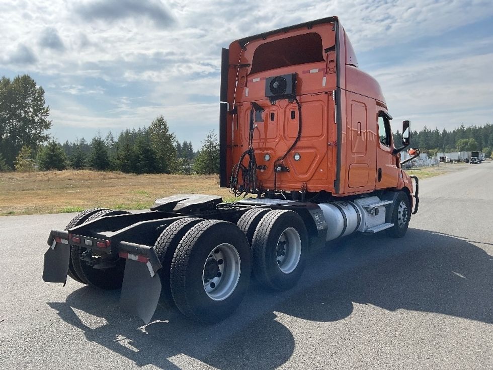 Sleeper Tractor-Heavy Duty Tractors-Freightliner-2019-T11664ST-Lacey-WA-382,506\n\t\tmiles-$ 67,000 - Image 7