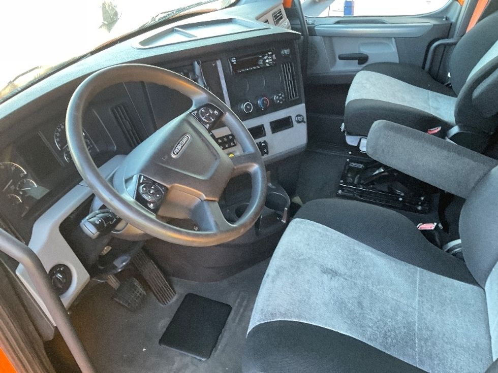 Sleeper Tractor-Heavy Duty Tractors-Freightliner-2019-T11664ST-Lacey-WA-388,895\n\t\tmiles-$ 66,750 - Image 10