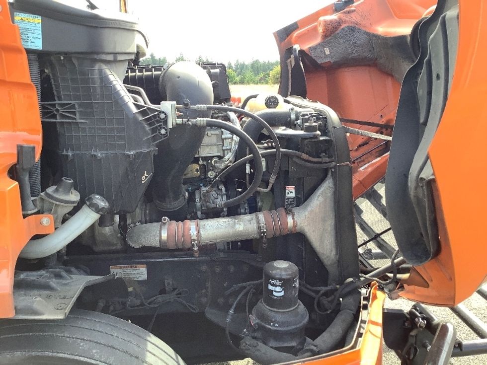 Sleeper Tractor-Heavy Duty Tractors-Freightliner-2019-T11664ST-Lacey-WA-388,895\n\t\tmiles-$ 66,750 - Image 20