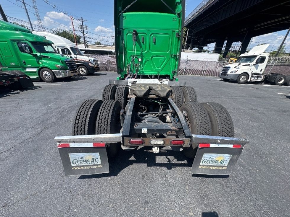 Sleeper Tractor-Heavy Duty Tractors-Freightliner-2019-T11664ST-North Bergen-NJ-299,221\n\t\tmiles-$ 65,000 - Image 6