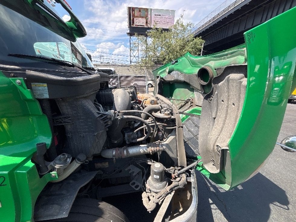 Sleeper Tractor-Heavy Duty Tractors-Freightliner-2019-T11664ST-North Bergen-NJ-320,073\n\t\tmiles-$ 64,000 - Image 20