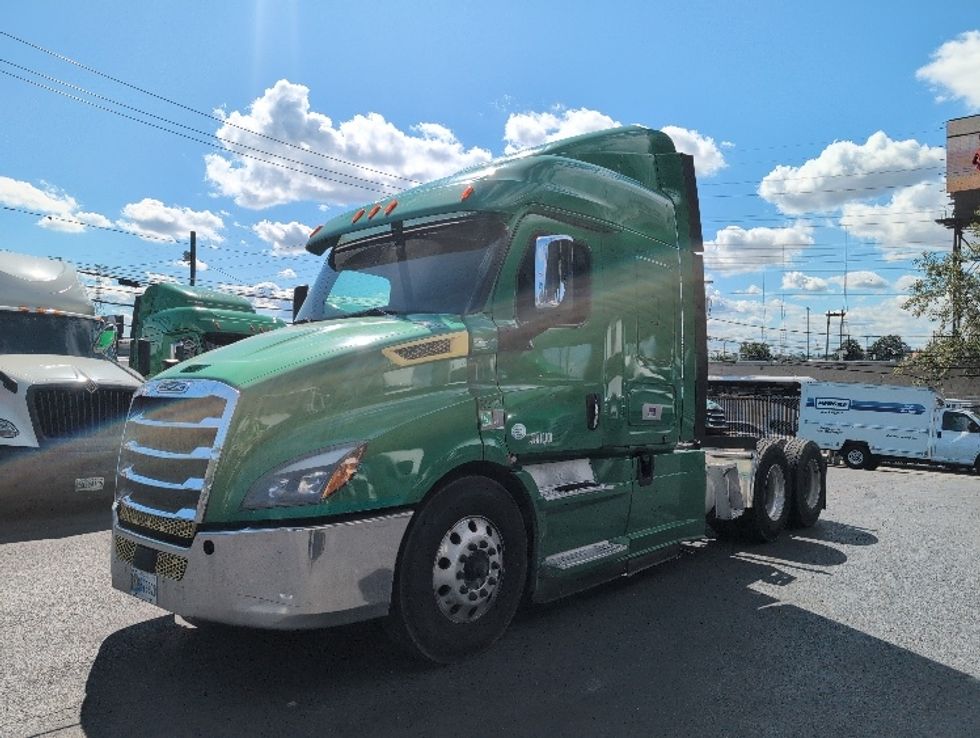 Sleeper Tractor-Heavy Duty Tractors-Freightliner-2019-T11664ST-North Bergen-NJ-394,595\n\t\tmiles-$ 60,000 - Image 3