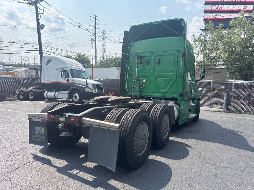 Sleeper Tractor-Heavy Duty Tractors-Freightliner-2019-T11664ST-North Bergen-NJ-401,097\n\t\tmiles-$ 59,500 - Image 7