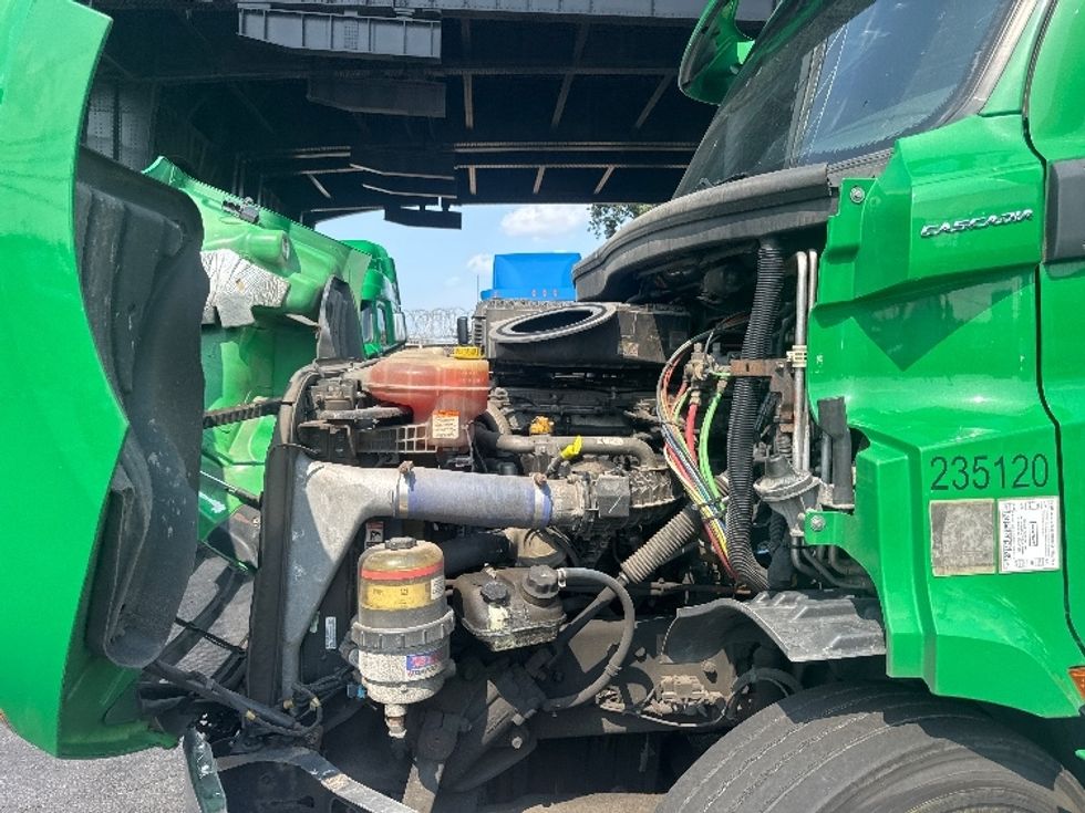 Sleeper Tractor-Heavy Duty Tractors-Freightliner-2019-T11664ST-North Bergen-NJ-416,978\n\t\tmiles-$ 58,500 - Image 21