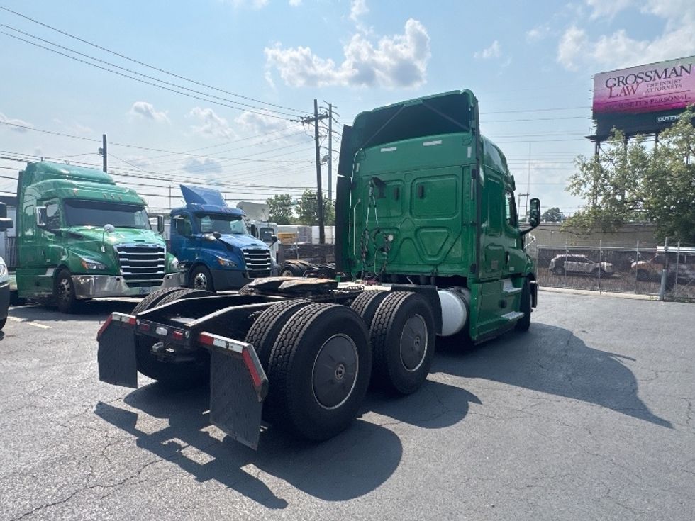 Sleeper Tractor-Heavy Duty Tractors-Freightliner-2019-T11664ST-North Bergen-NJ-416,978\n\t\tmiles-$ 58,500 - Image 7